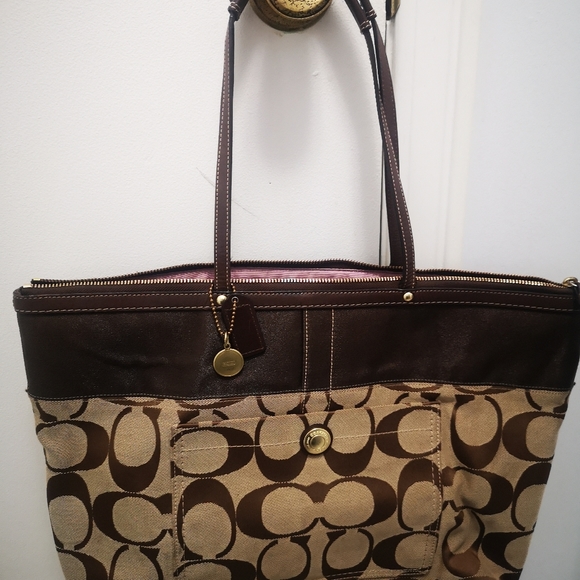 Coach Purse Authentic - Picture 2 of 6